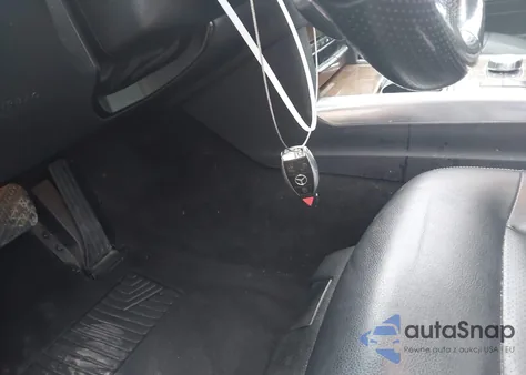 2014 Mercedes-Benz E 350 4Matic z USA, uszkodzony, nr VIN WDDHF8JB4EA988469